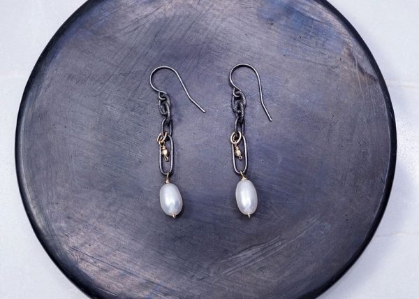 Thick Oval Chain Pearl Earrings For Discount